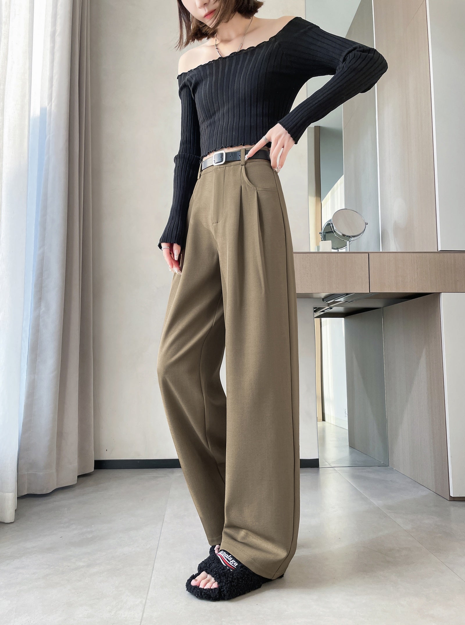 Pleated Pant