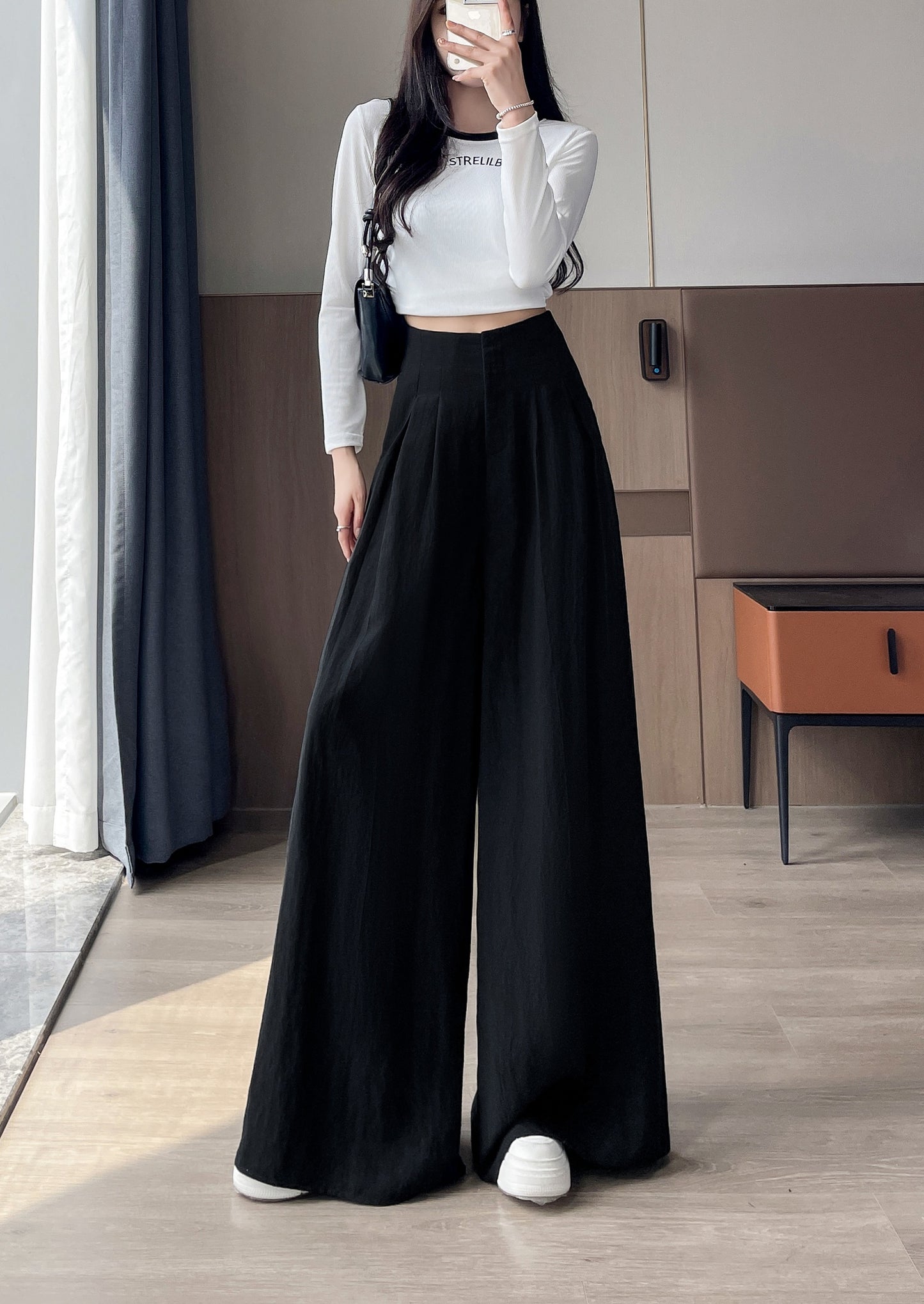 Wide-leg Trousers