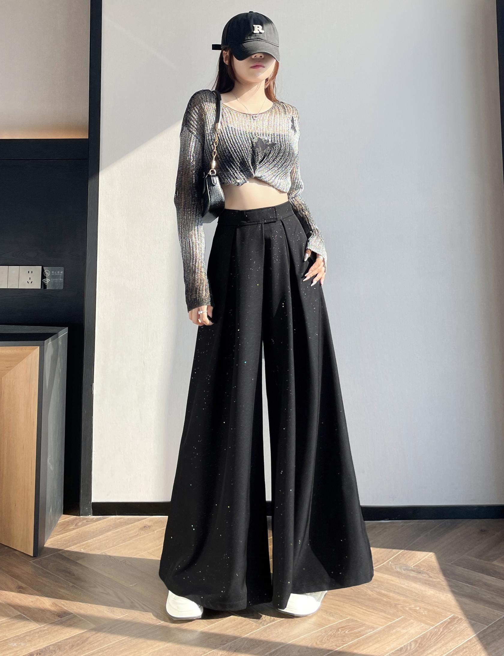 Wide-leg Pants