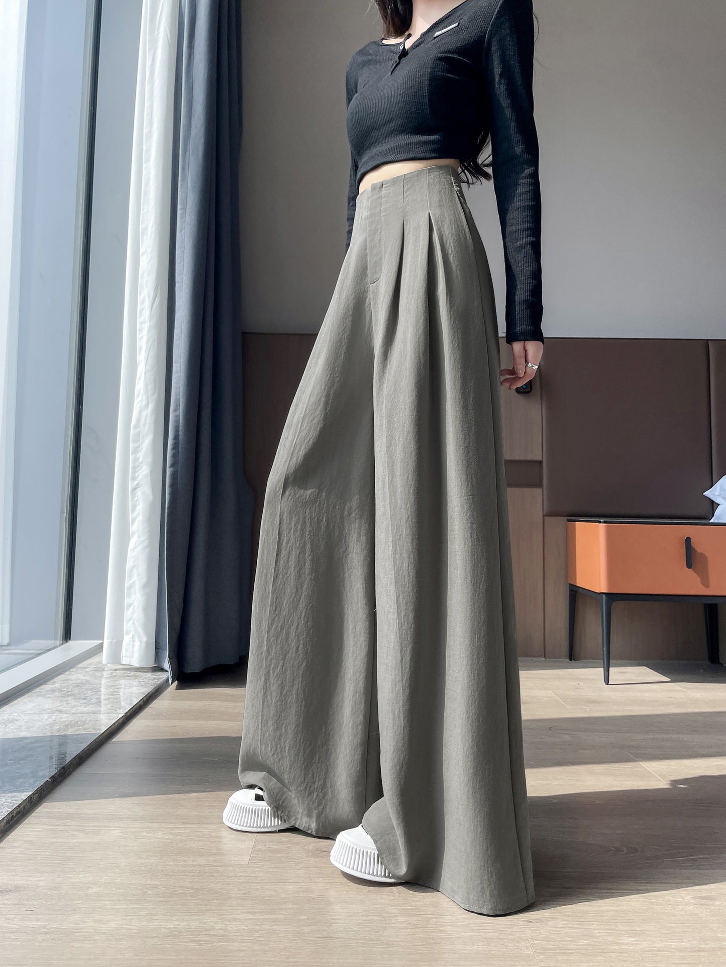 Wide-leg Pant