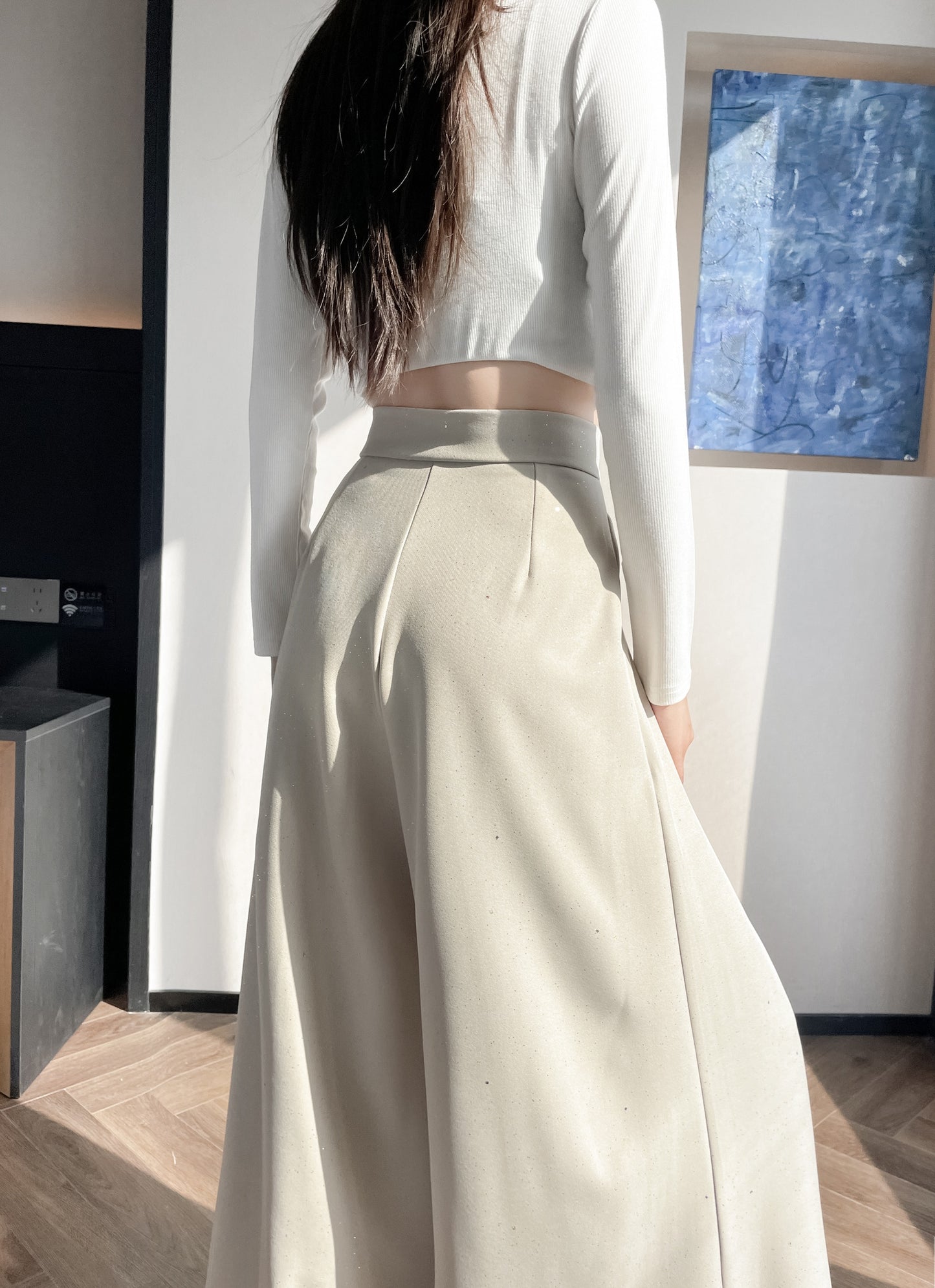 Wide-leg Trouser