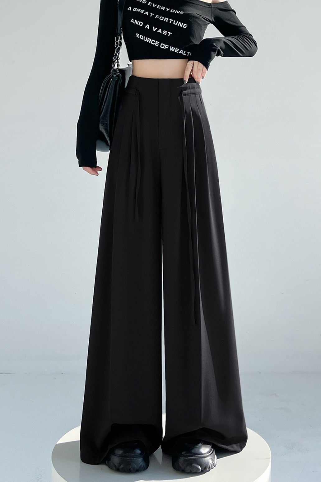 Wide-leg Trouser