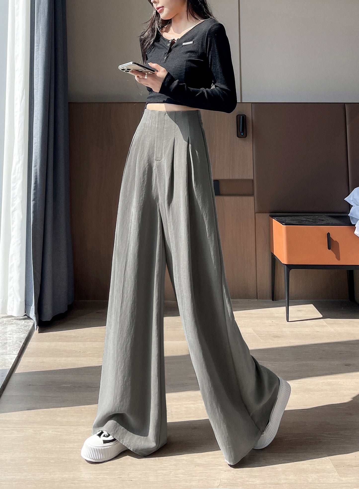 Wide-leg Pant