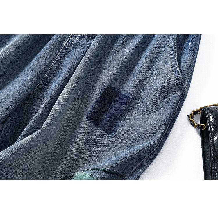 Lockere, schmale Jeans mit schlankmachender Stickerei