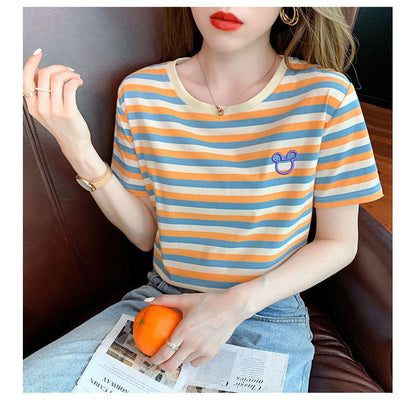 Camiseta de manga corta suelta con cuello redondo versátil y rayas bordadas, anti-envejecimiento.