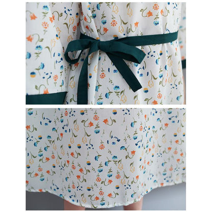 花柄プリントの田園風ドレス、アーティスティックで爽やかでシンプルな若々しいドレス