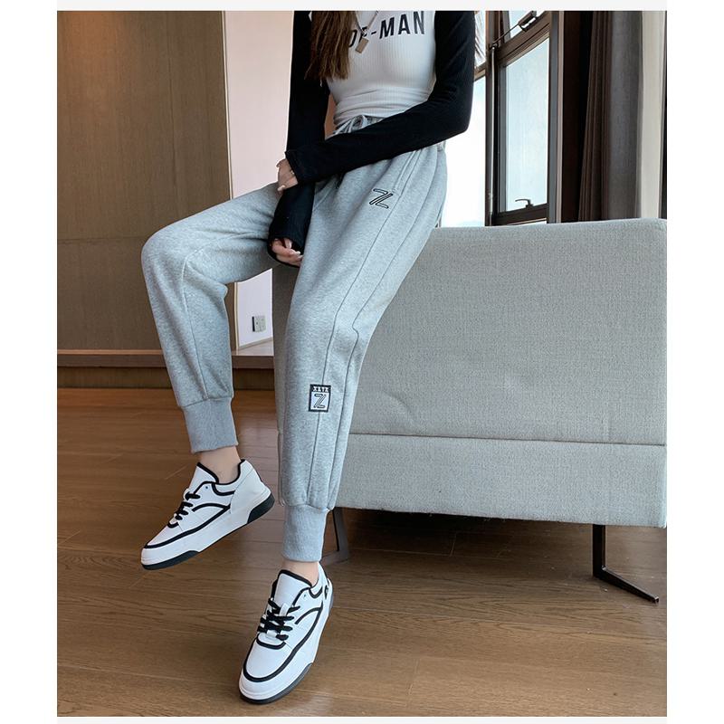 Locker sitzende Freizeit-Sweatpants mit Bananenmuster