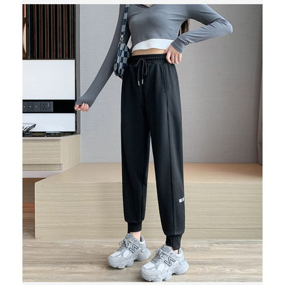 Sportliche, lockere Slim-Fit-Sweatpants in Übergröße mit geradem Schnitt