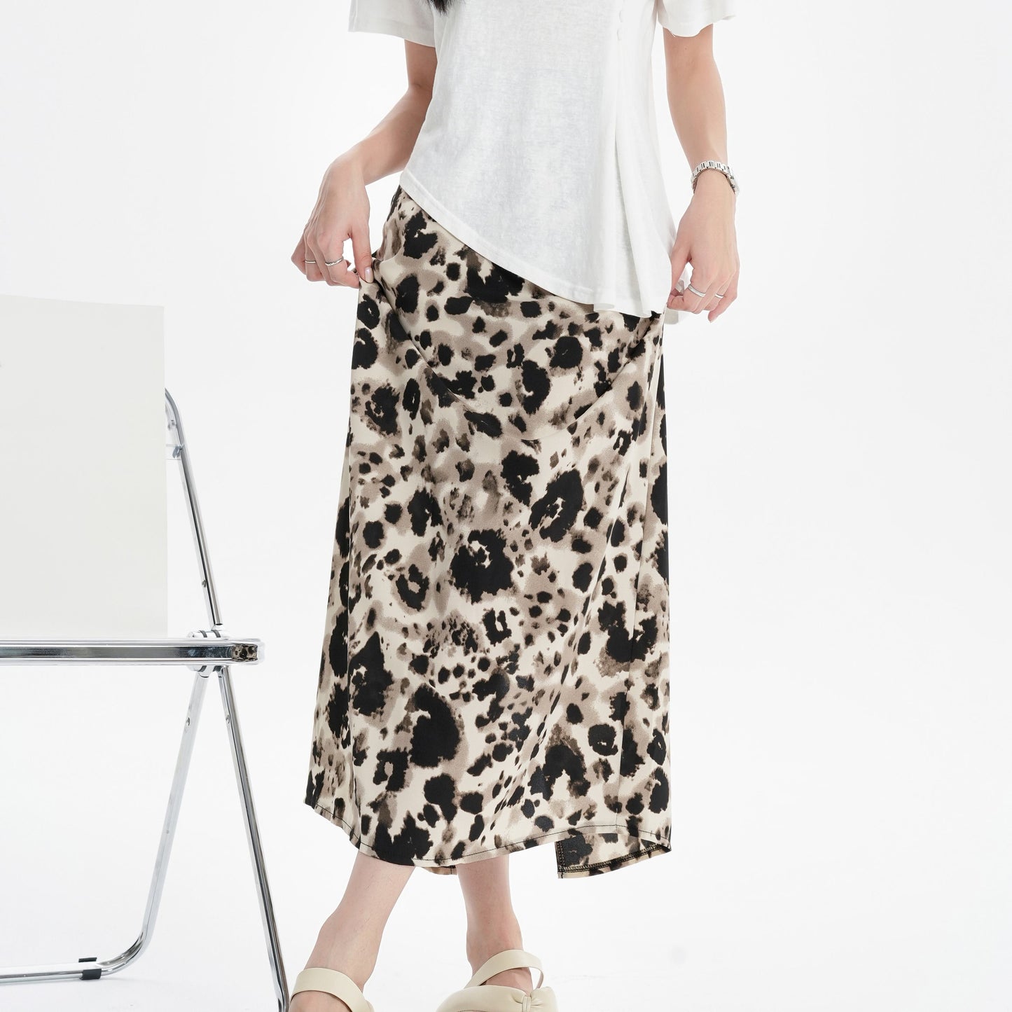 Falda de malla estampada de leopardo con cintura elástica y abertura dividida, de talle ajustado
