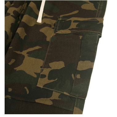 Pantalones rectos con cordón estilo militar camuflado