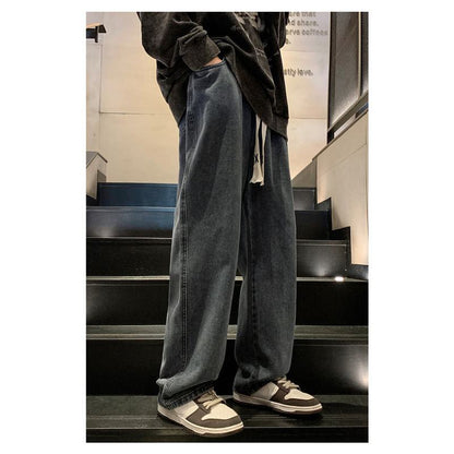 Weite, bodenlange, lässige Jeans mit geradem Schnitt im Retro-Stil.