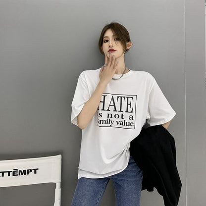 Camiseta de manga corta con estampado de letras holgada y versátil