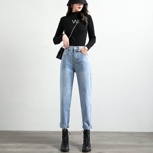 Vielseitige, gerade geschnittene, hoch taillierte, elastische Loose-Fit-Jeans, die schlank machen.