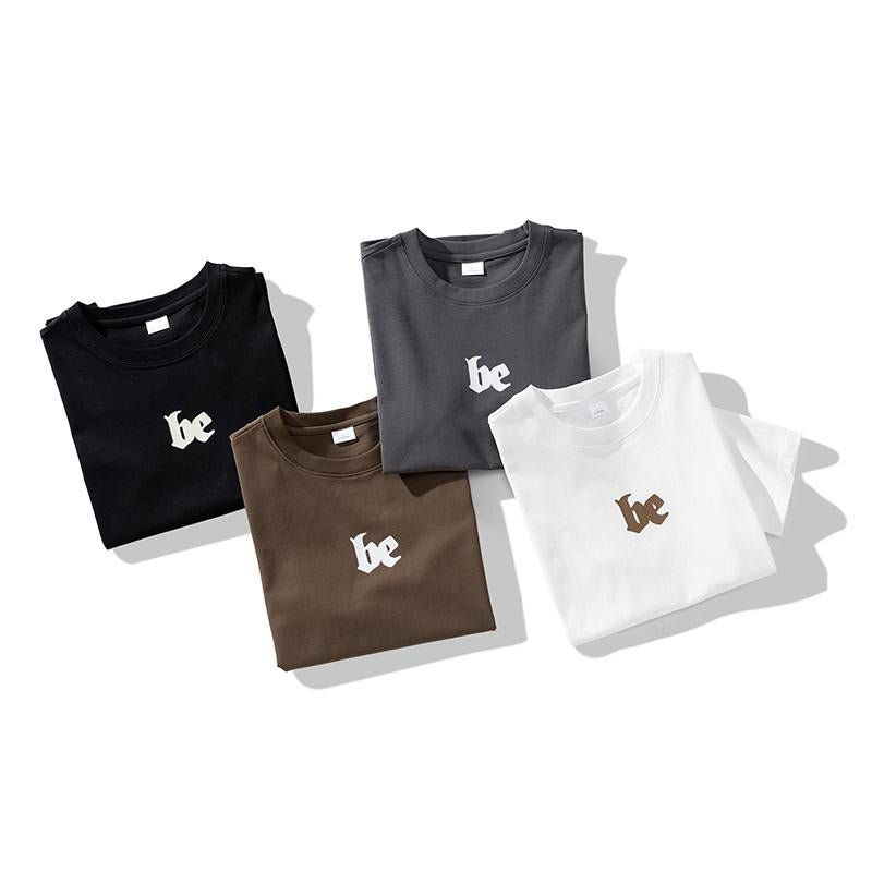 Bequemes, trendiges und vielseitiges Rundhals-T-Shirt aus reiner Baumwolle mit kurzen Ärmeln.