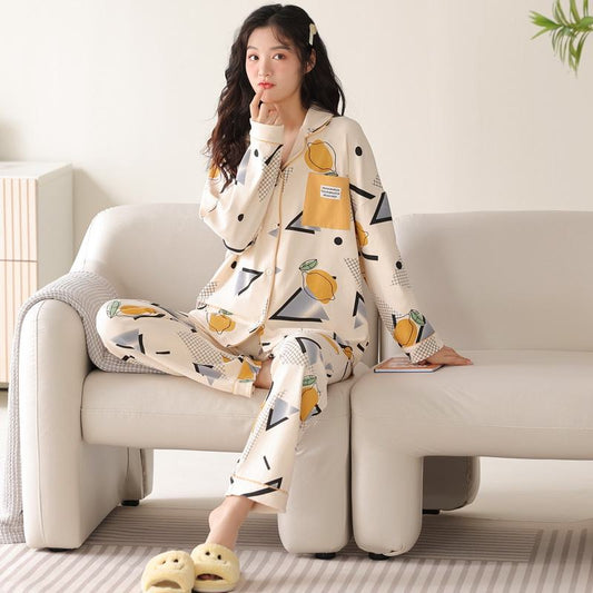 Eng anliegendes, aus reiner Baumwolle gewebtes Pyjamaset mit Zitronenmuster