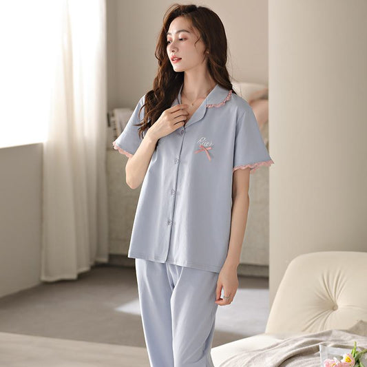 Einfacher Knopfleisten-Pyjama aus reiner Baumwolle mit Lycra