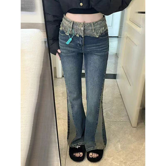 Schlankmachende High-Waisted Jeans mit leicht ausgestelltem Bein und Farbblock-Patchwork
