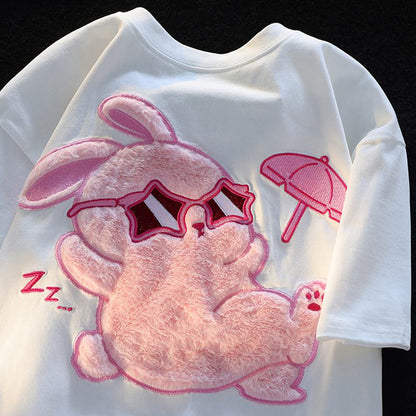 Camiseta de manga corta de algodón puro a rayas con estampado de conejo de terciopelo vegetal ajustado y peinado.