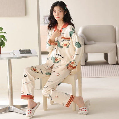 Eng anliegendes Pyjama-Set aus reiner Baumwolle mit herzförmigem Kragen