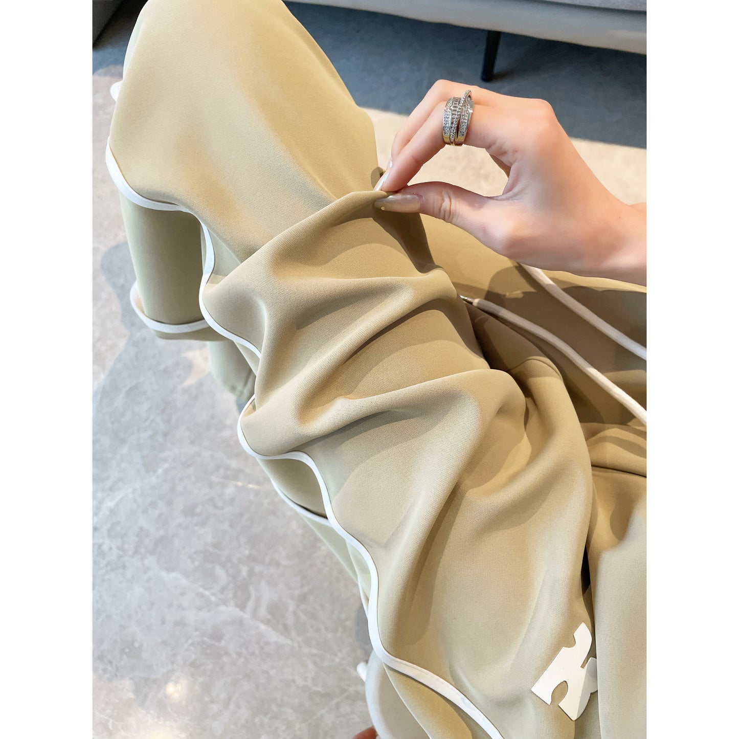 Pantalones rectos de rayas con ajuste holgado y elasticidad sedosa