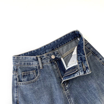 Lässige Retro-Jeans mit weitem Bein, hoher Taille und bodenlanger Passform.