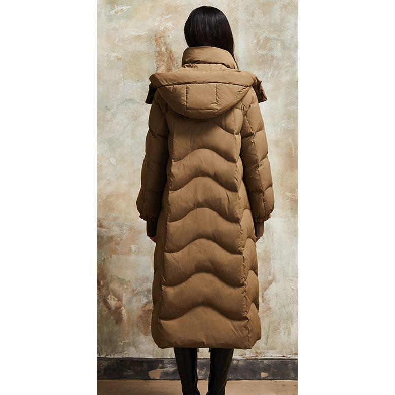 Manteau en duvet à capuche et longueur mi-mollet