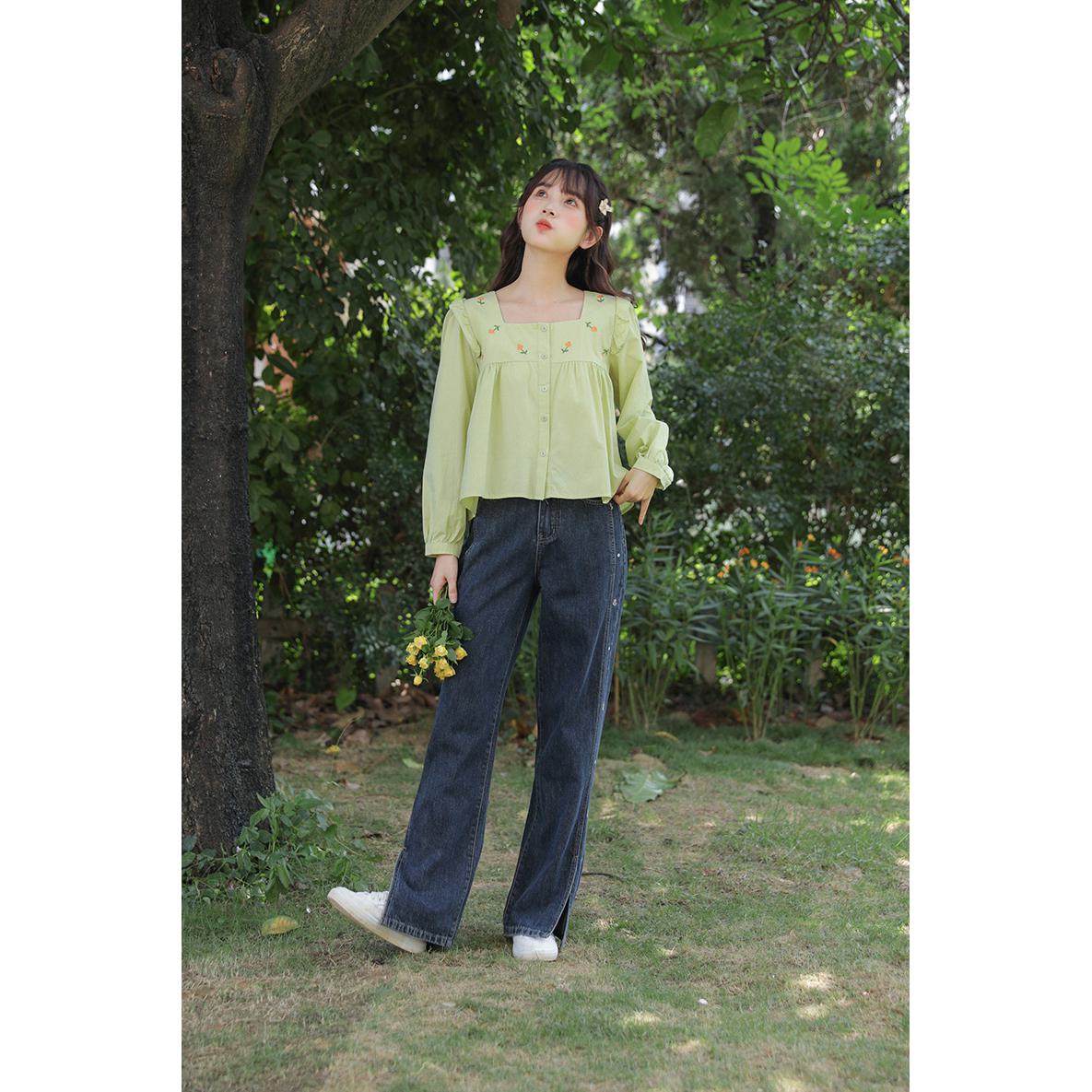 Flower Embroidery Square Collar Long Sleeve Blouse