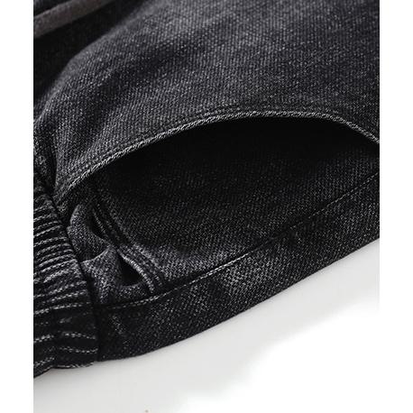 Jeans mit elastischem Bund, geradem Bein und lockerer Passform