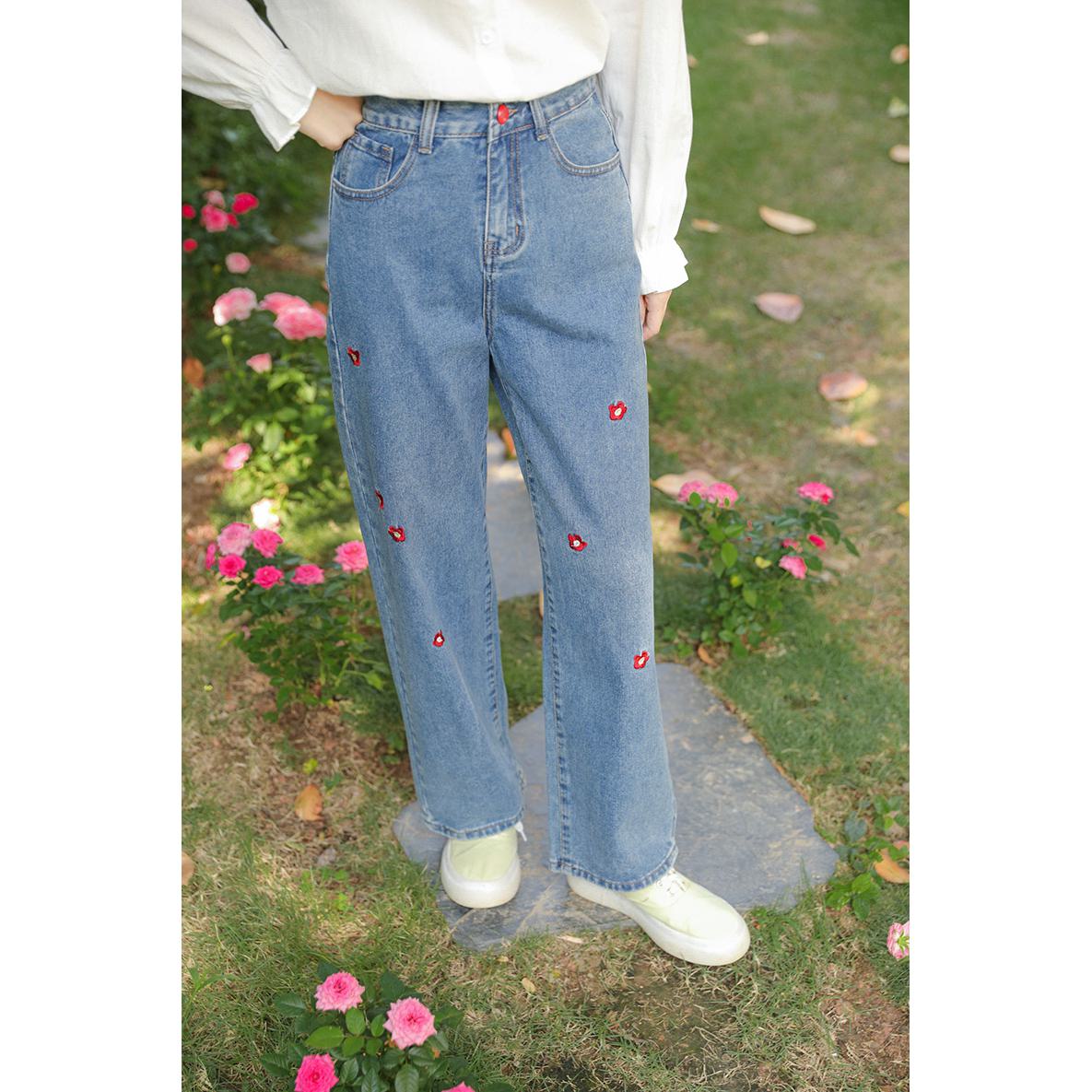Jeans de corte recto con bordado y ajuste holgado