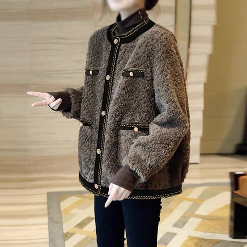 Abrigo marrón elegante de pelo sintético con frente abierto