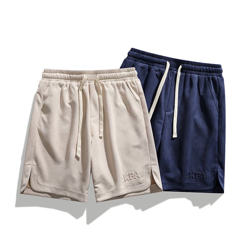Pantalones cortos de cintura elástica y ajuste holgado similares al ante y versátiles.