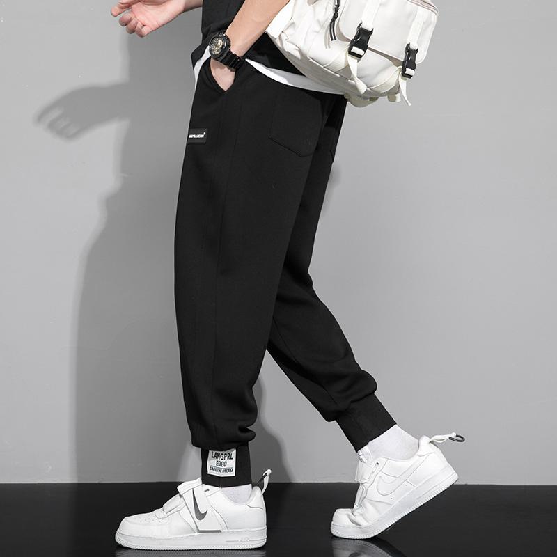 Trendige, lässige Sweatpants aus Strick in einfarbiger Sport-Passform