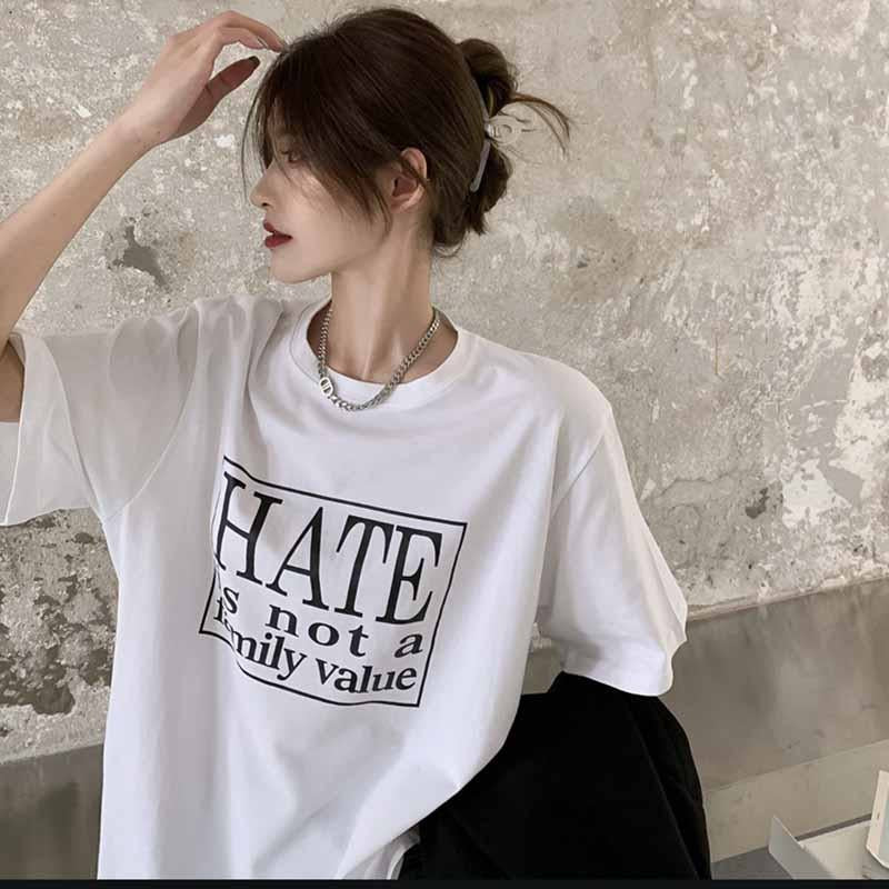 Camiseta de manga corta con estampado de letras holgada y versátil