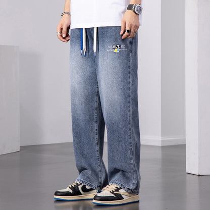 Jeans rectos de corte holgado de alta calidad y estilo casual en tres dimensiones.