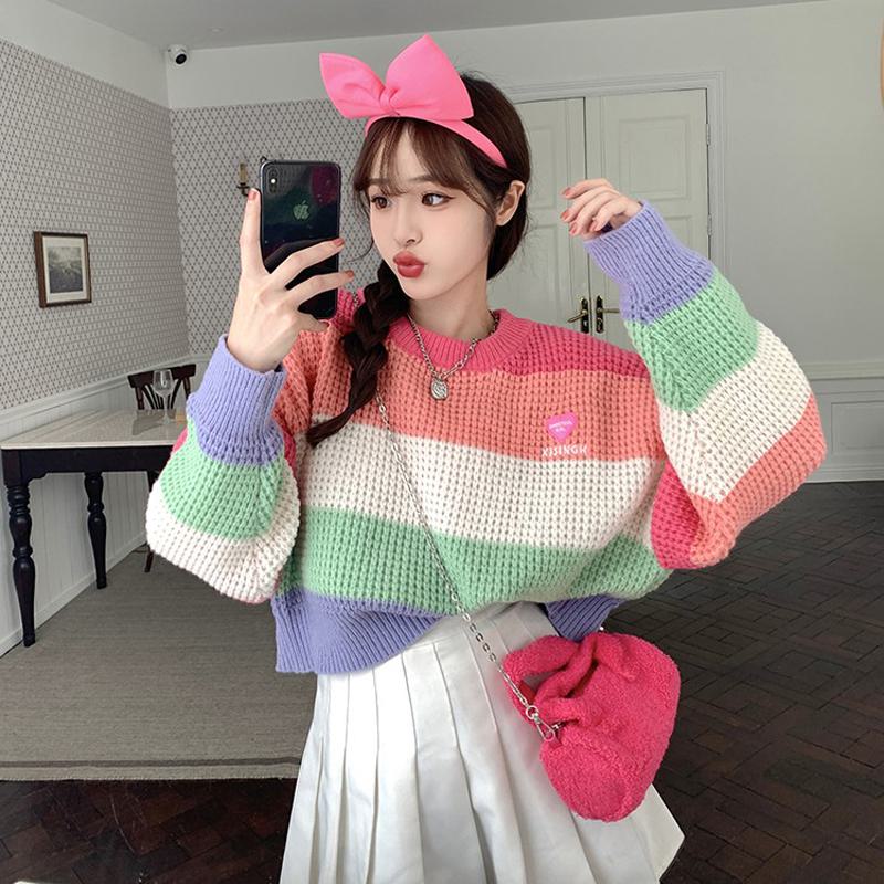 Suéter recortado de rayas con bloqueo de colores y textura suave
