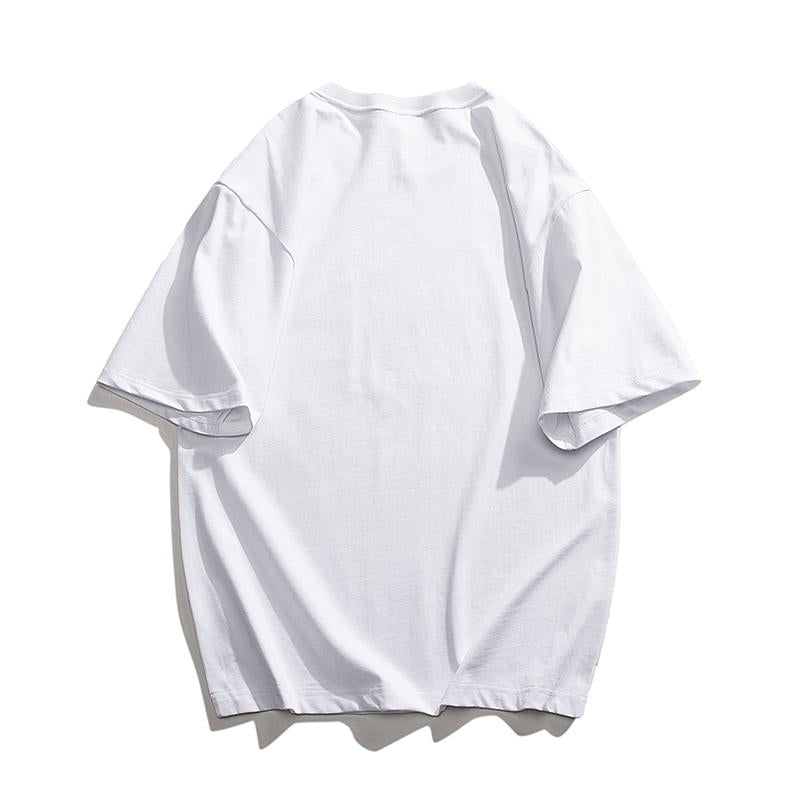 ドロップショルダーで汎用性のあるラウンドネックレタープリント半袖Tシャツ。