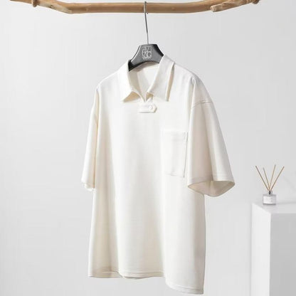 トレンディなプリント柄のシンプルな半袖シャツ