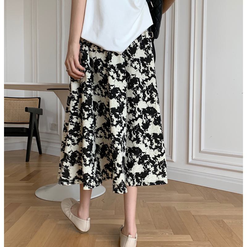 Falda de malla con estampado floral y cintura alta que adelgaza