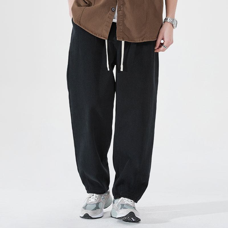 Pantalones de moda de corte holgado con etiqueta retro lavada.