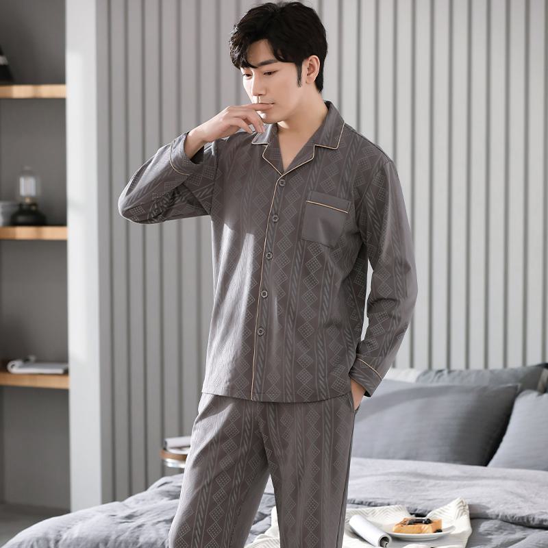 Conjunto de pijama aristocrático de algodón con solapa, bolsillo delantero y cierre de botones