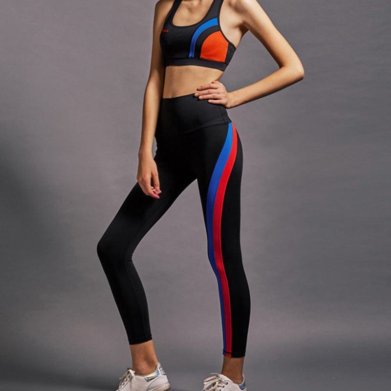 Collants de sport à rayures colorées avec patchwork sportif, ajustés et élastiques, pour le yoga
