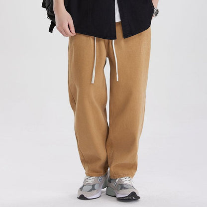 Pantalon ample tendance avec étiquette rétro délavée.
