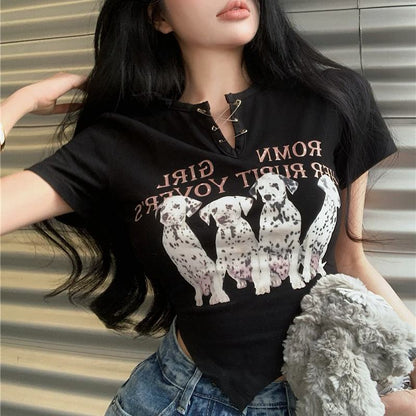 Camiseta de manga corta negra con estampado irregular de chica picante
