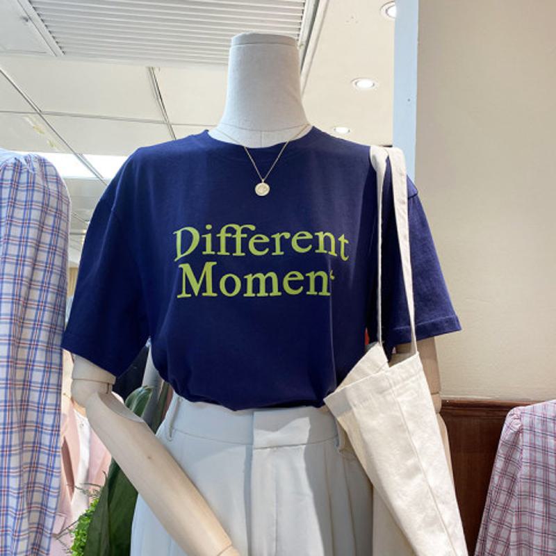 Tee-shirt à manches courtes polyvalent avec imprimé de lettres et col rond