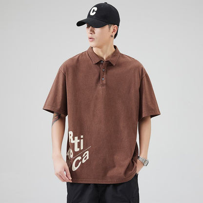 Kurzarm-Polo-Shirt aus reiner Baumwolle mit Retro-Print und gewaschenem Reverskragen.