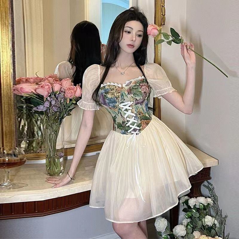 Vestido de Flores de Estilo Francés con Manga Burbuja de Encaje, Cuello Cuadrado y Falda Amplia
