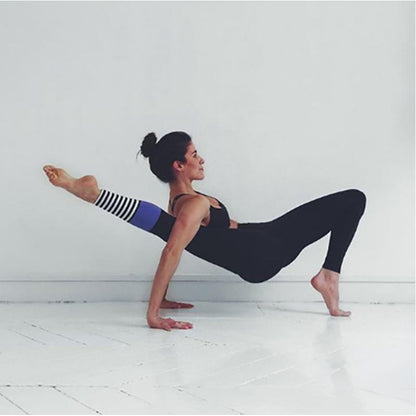 Leggings deportivos de rayas elásticos de yoga con parches deportivos