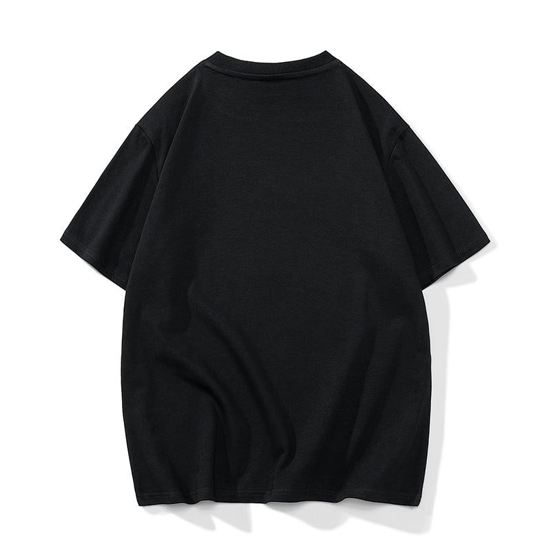 Locker sitzendes T-Shirt aus reiner Baumwolle mit rundem Ausschnitt, kurzen Ärmeln und bequemen, fallenden Schultern.