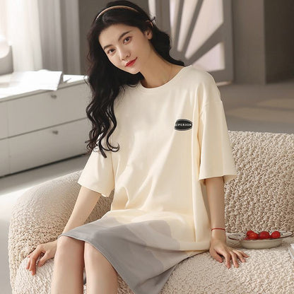 Einfaches Lounge-Kleid aus reiner Baumwolle mit Rundhalsausschnitt, Farbverlauf und Buchstaben