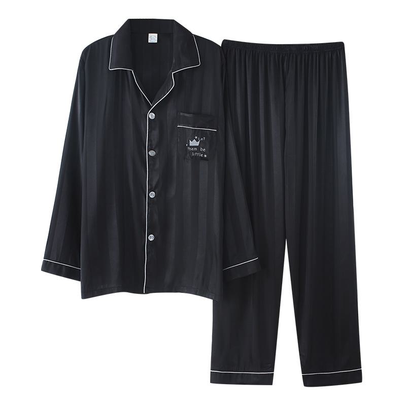 Schwarzes Seiden-Pyjama-Set mit aufklebbarer Tasche und Knöpfen vorne